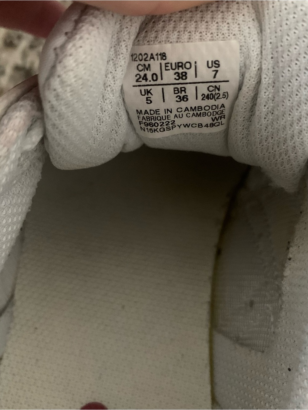 Sneakers - Picture 4 of 4